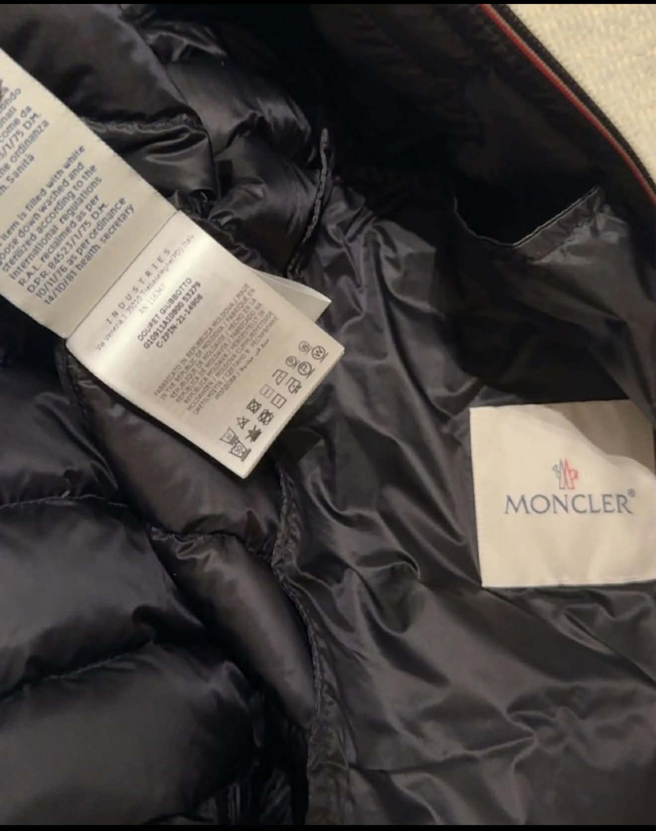 New Moncler Jacket (M/L)