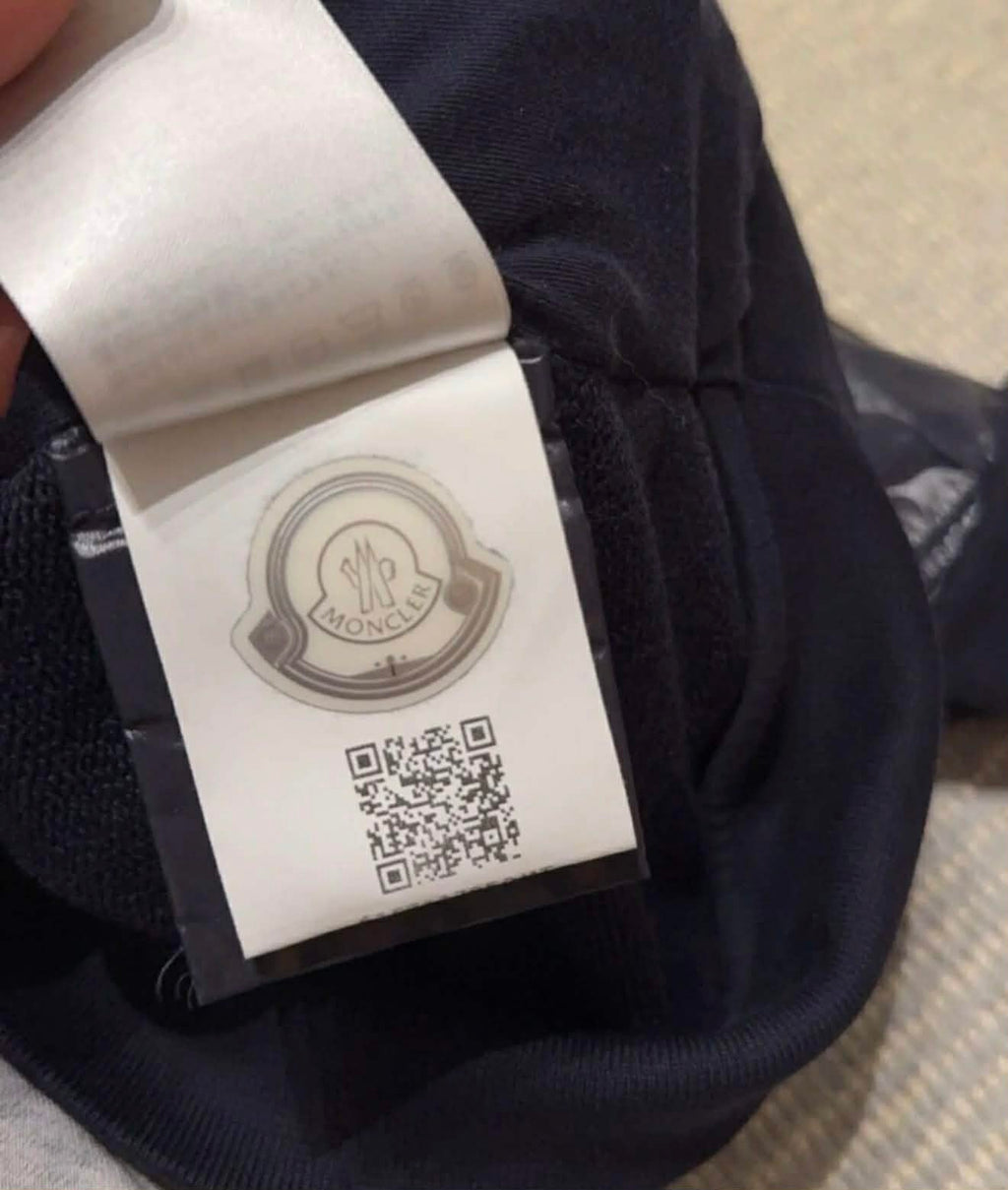 New Moncler Cardigan (M)