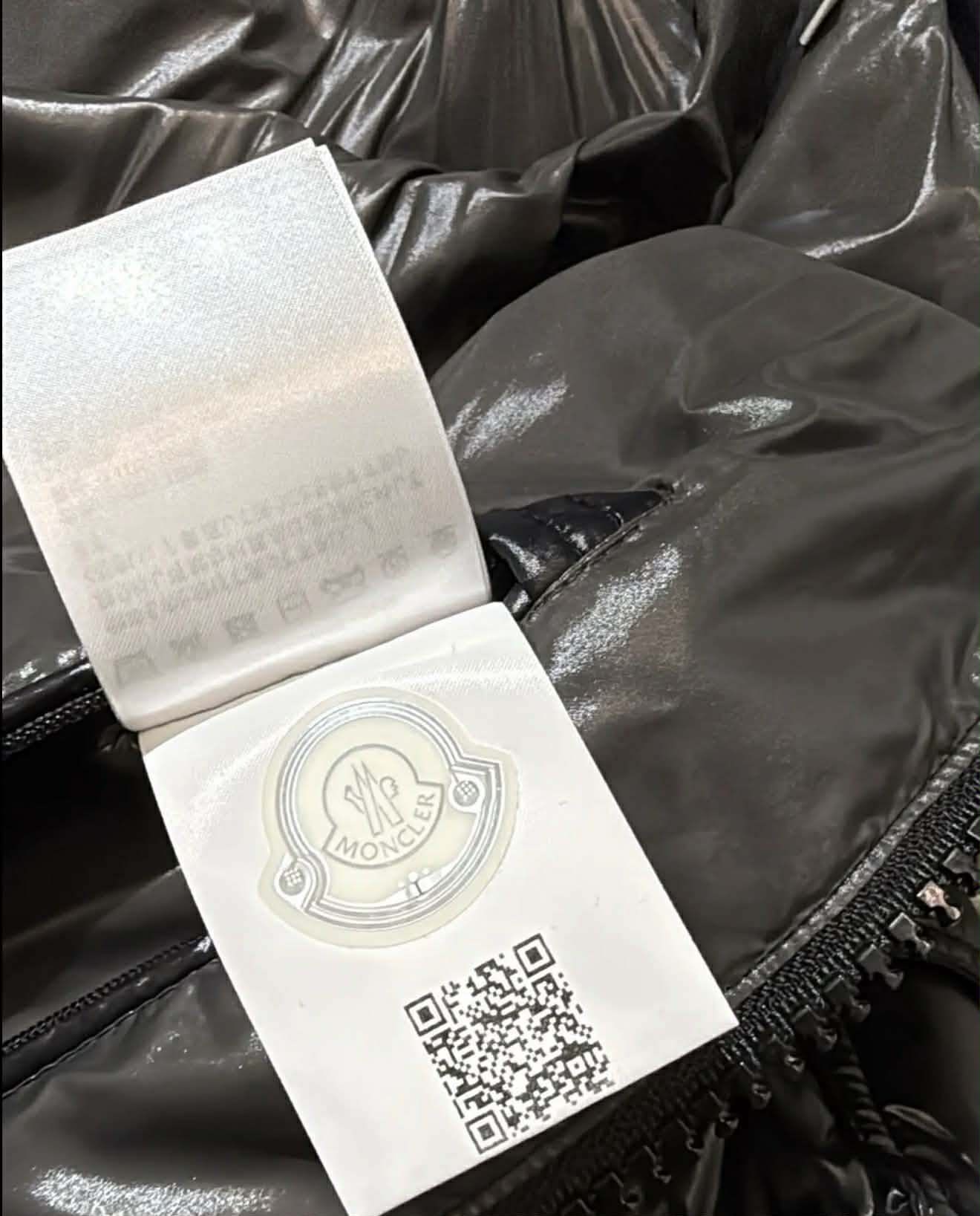 Brand New Moncler Maya (L)