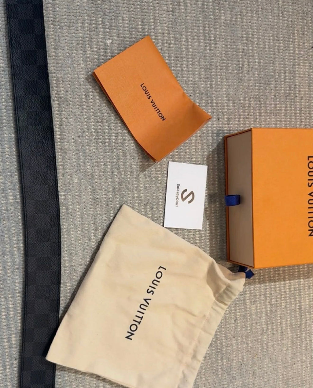 Louis Vuitton reversible belt (90)